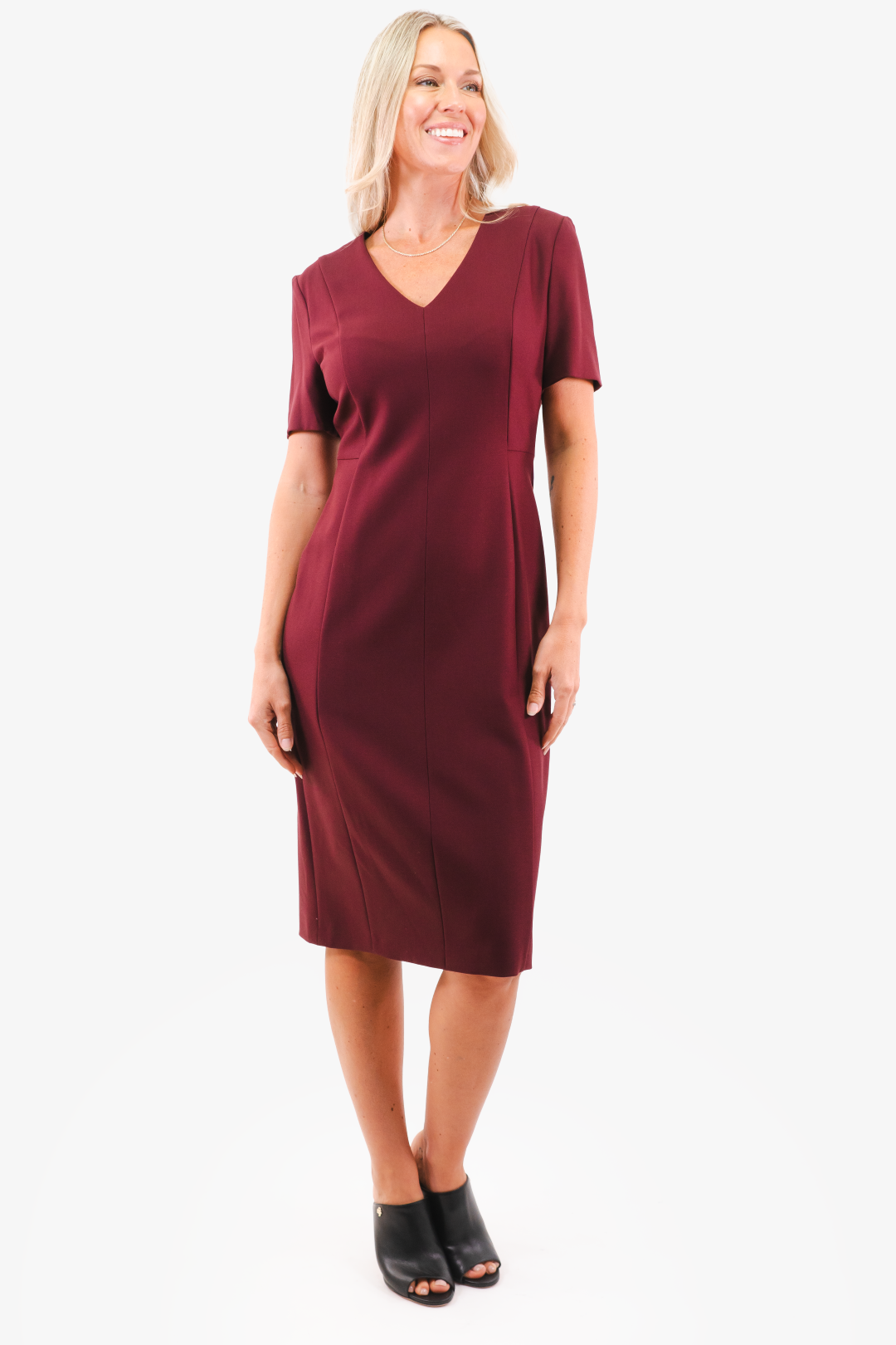 Robe Hugo Boss de couleur Prune