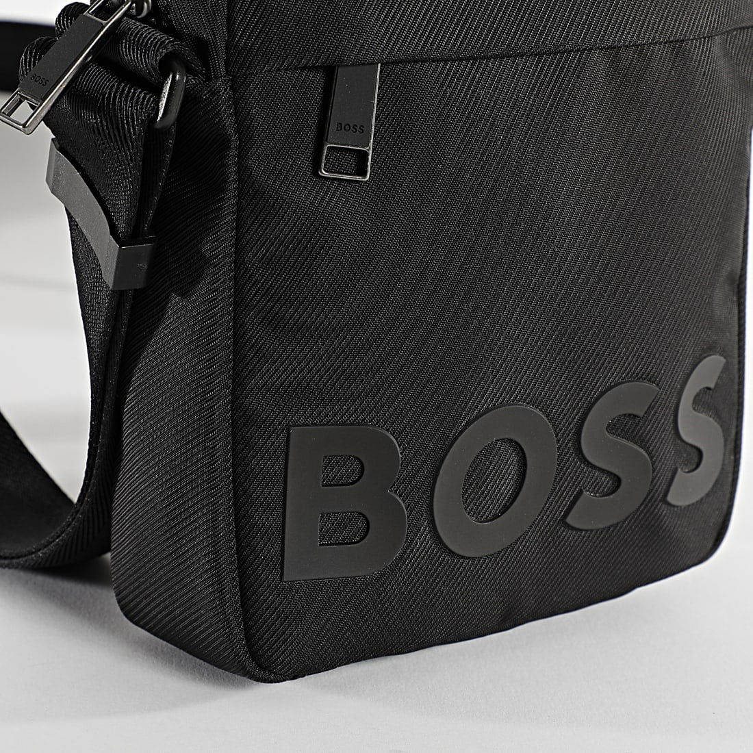 Sac Hugo Boss de couleur Noir