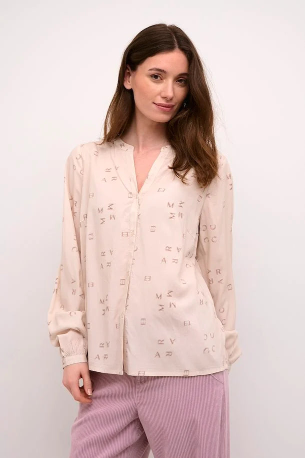 Cream vetement femme sale