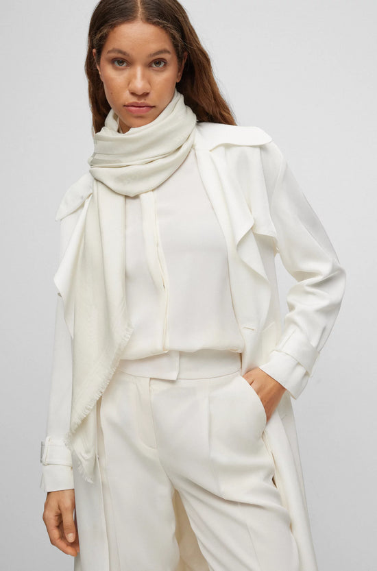 Foulard Hugo Boss de couleur Blanc Casse