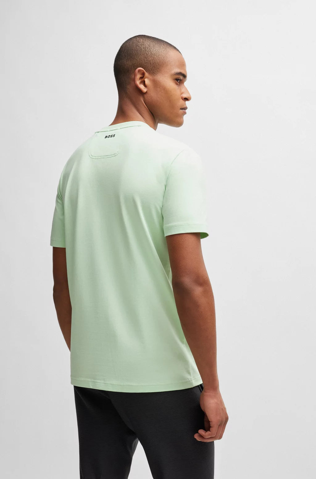T-Shirt Hugo Boss de couleur Vert