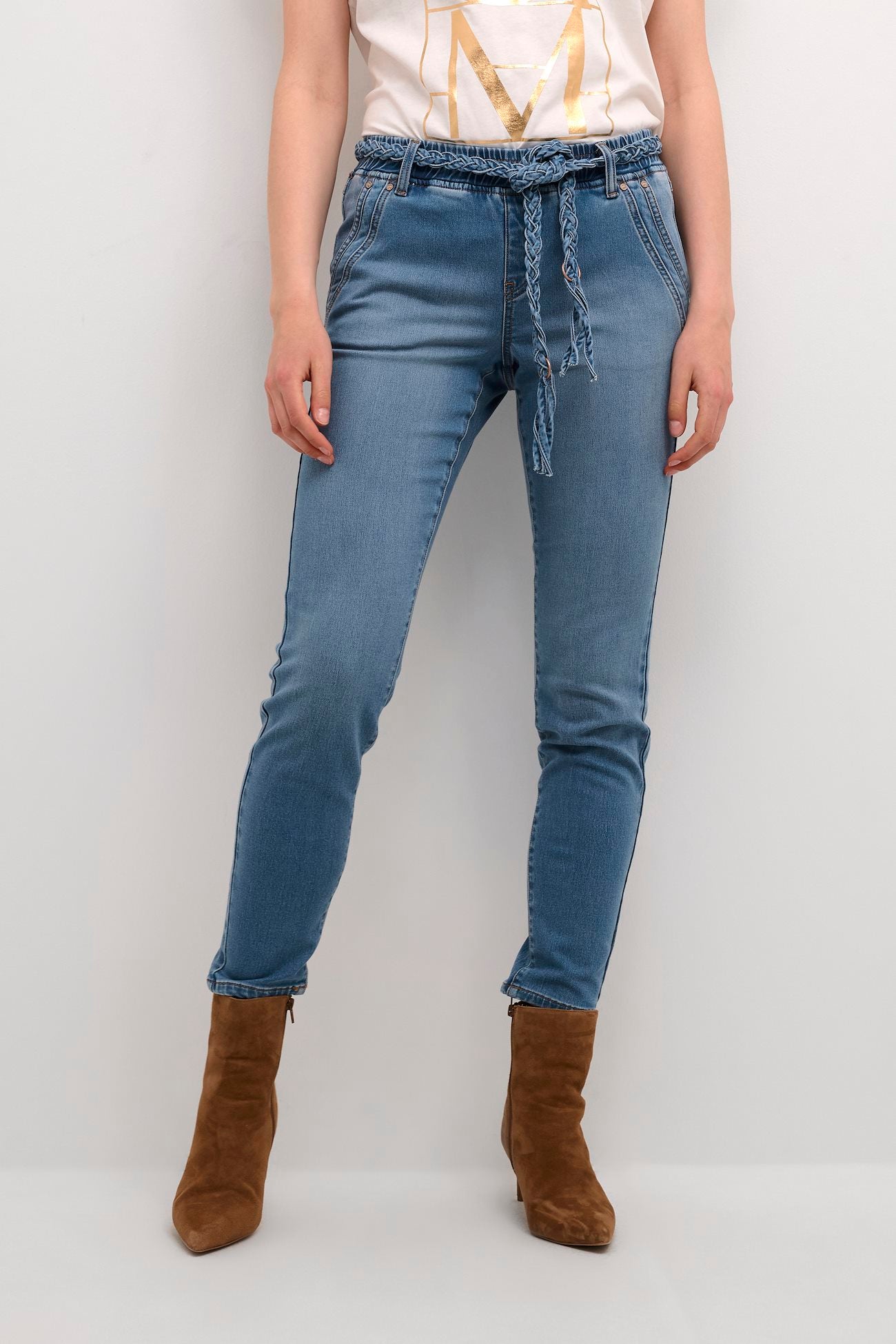 Jeans Avec Ceinture Cream de couleur Denim