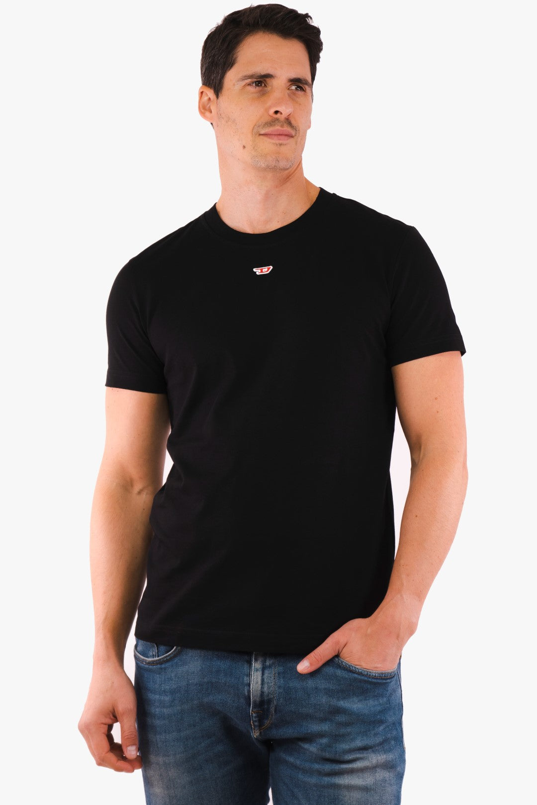 Charger l&amp;#39;image dans la galerie, T-Shirt Diesel de couleur Noir
