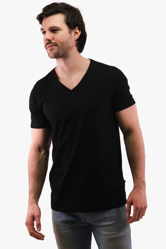 T-Shirt Col V En Coton Extensible Matinique de couleur Noir