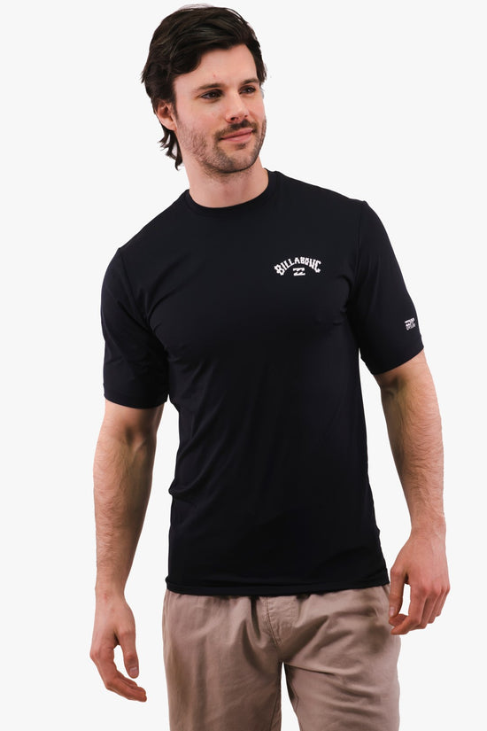 T-Shirt Manche Courte Billabong de couleur Noir
