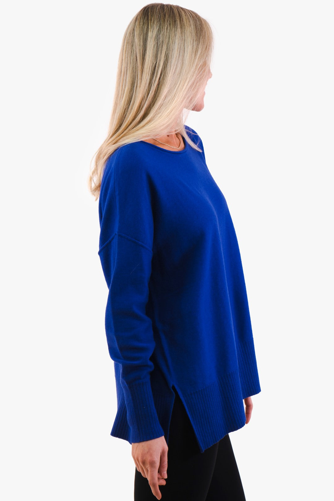 Iliviana Part Two sweater in Blue color